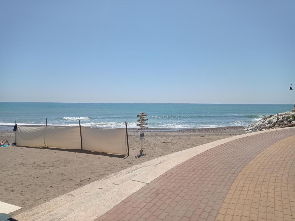 Apartamento La Roca Chica Torremolinos Esterno foto